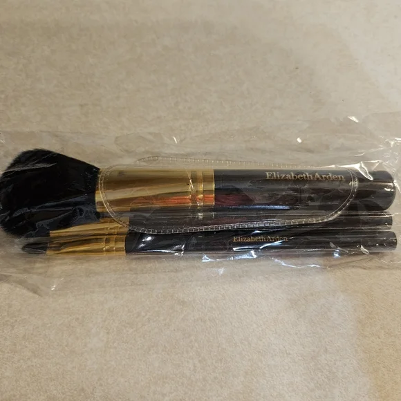 Makeup Brushes: Elizabeth Arden 3 Piece Make Up Brush Set - Picture 1 of 2